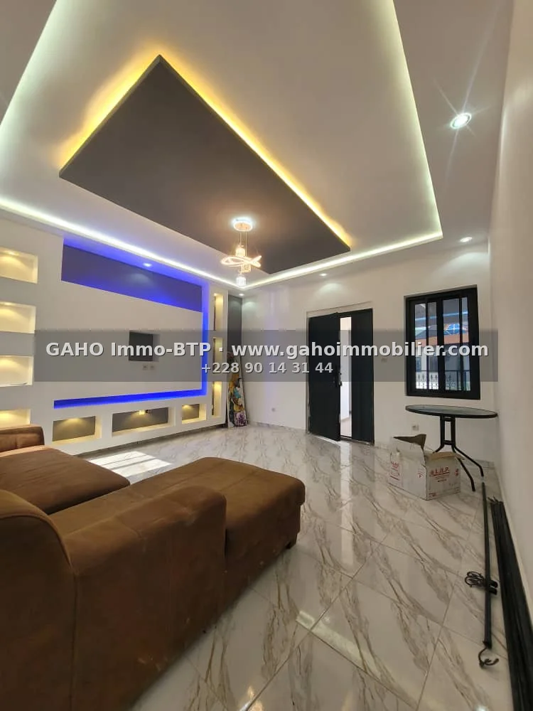 3 BEDROOMS SINGLE COURTYARD LIVING ROOM