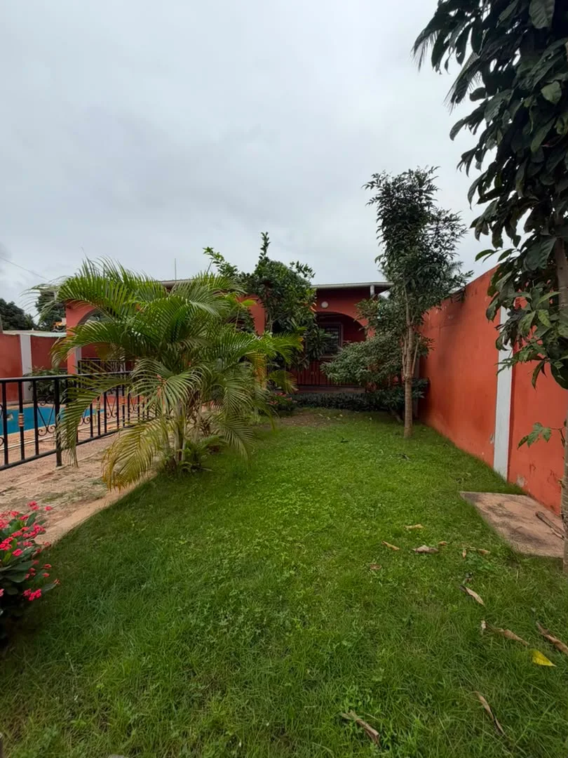 FOR SALE HOUSE WITH POOL